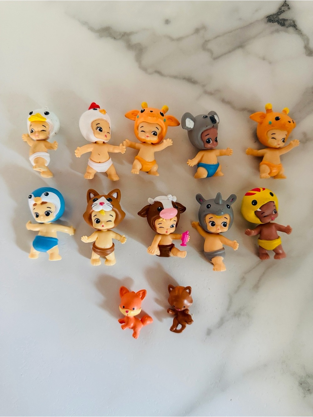 Moose Toys Twozies Lot of 10 Mini Babies with 2 Mini Pets